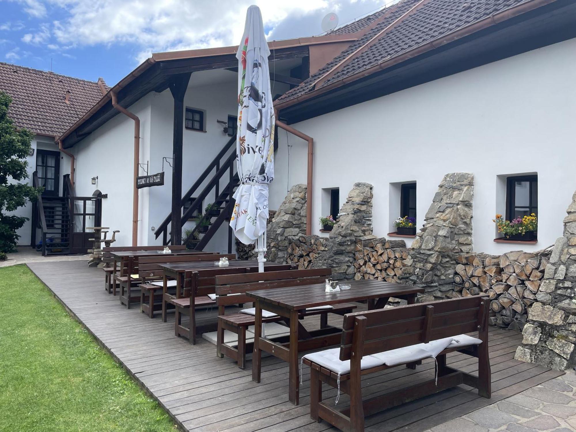 Wellness Hotel Svachovka Mirkovice Екстер'єр фото